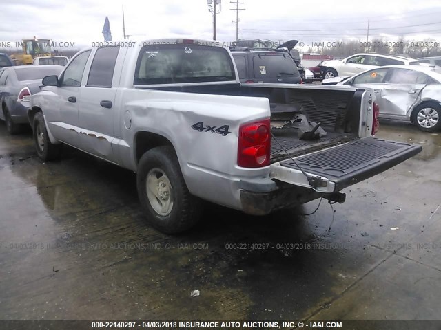 1D7HW28N45S226556 - 2005 DODGE DAKOTA QUAD/ST SILVER photo 3