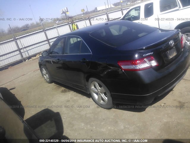 4T1BF3EK3BU677814 - 2011 TOYOTA CAMRY SE/LE/XLE BLACK photo 3