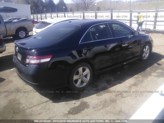 4T1BF3EK3BU677814 - 2011 TOYOTA CAMRY SE/LE/XLE BLACK photo 4
