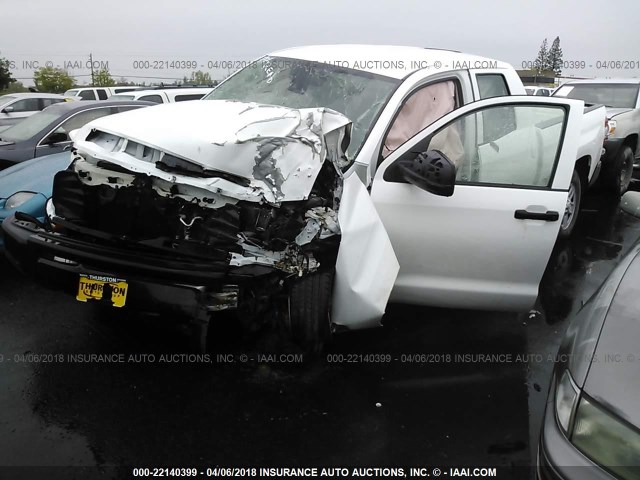 5TFUM5F18JX074603 - 2018 TOYOTA TUNDRA DOUBLE CAB SR/SR5 WHITE photo 2