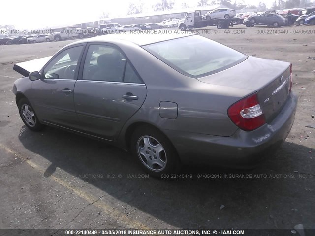 4T1BF32K22U537080 - 2002 TOYOTA CAMRY LE/XLE/SE 灰色 照片 3