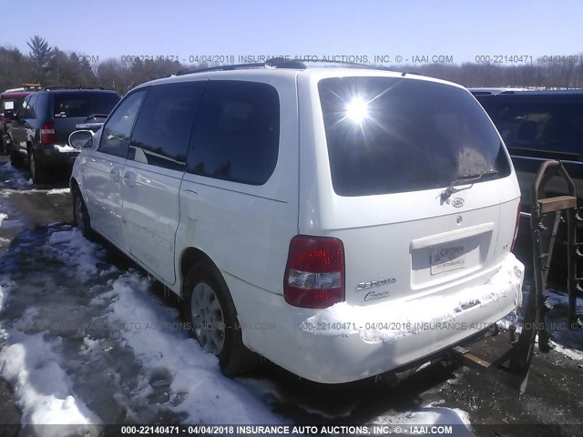 KNDUP132356677130 - 2005 KIA SEDONA EX/LX WHITE photo 3