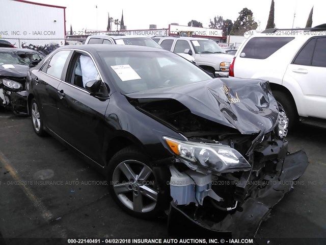4T1BF1FK4DU209077 - 2013 TOYOTA CAMRY L/SE/LE/XLE Qara foto 1