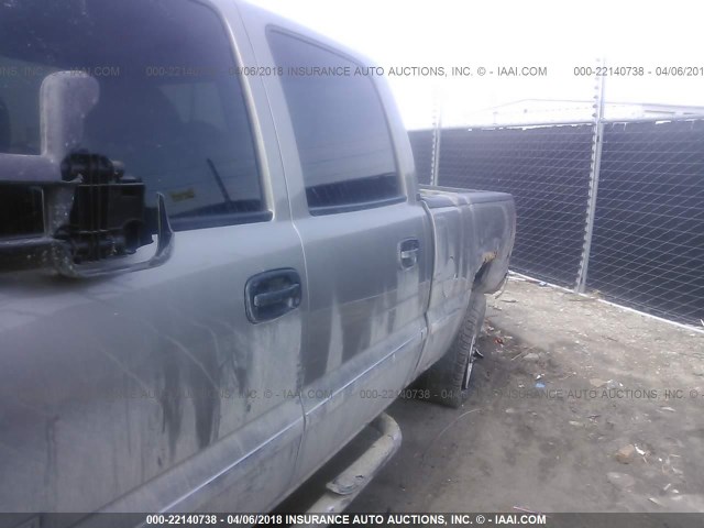 1GTHK23U12F174098 - 2002 GMC SIERRA K2500 HEAVY DUTY GRAY photo 6