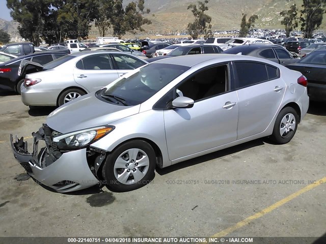 KNAFK4A65F5301595 - 2015 KIA FORTE LX SILVER photo 2