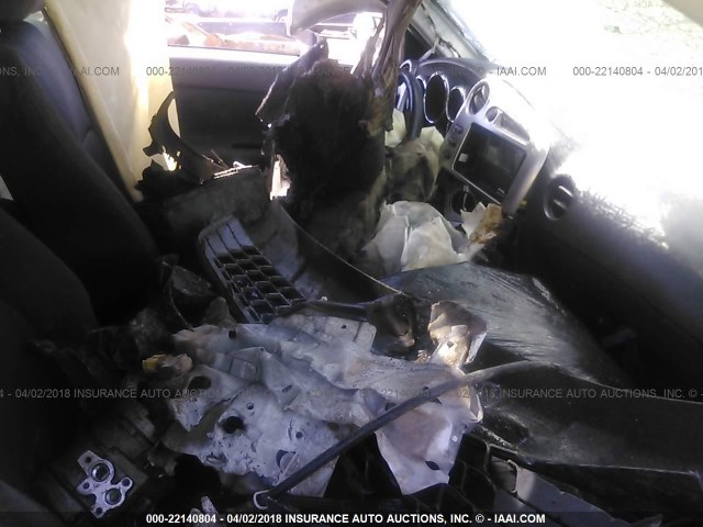 2T1LR30E06C557179 - 2006 TOYOTA COROLLA MATRIX XR WHITE photo 5