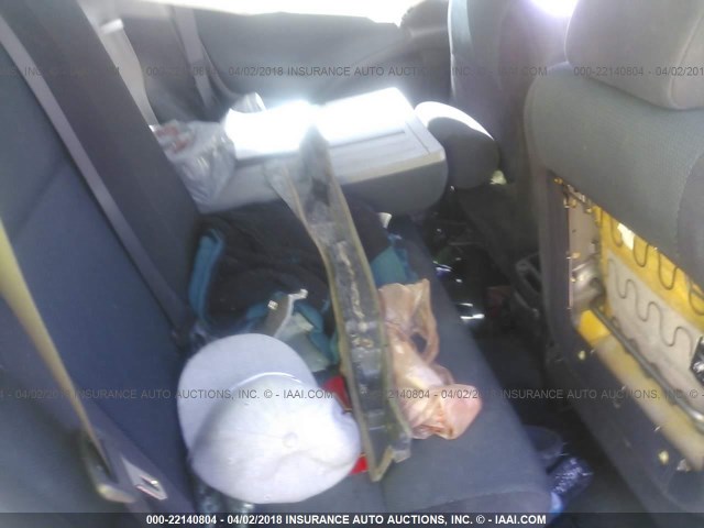 2T1LR30E06C557179 - 2006 TOYOTA COROLLA MATRIX XR WHITE photo 8