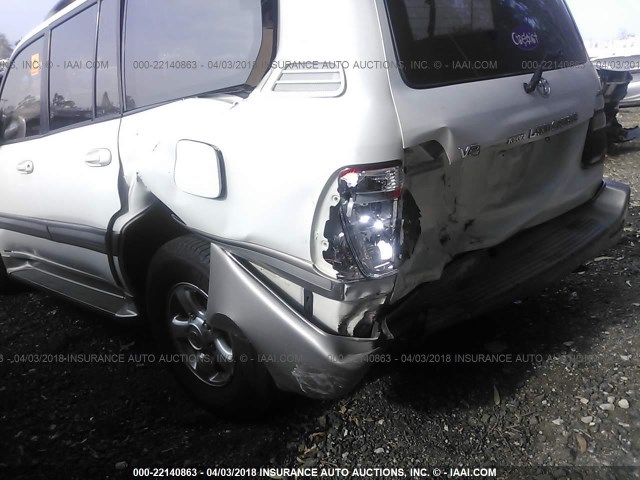 JTEHT05J722027341 - 2002 TOYOTA LAND CRUISER  WHITE photo 6