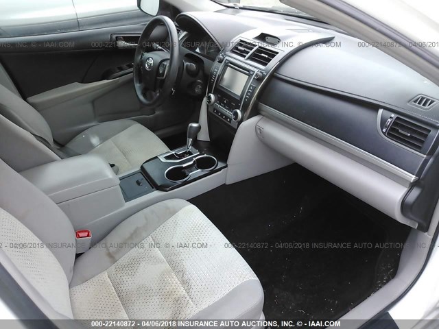 4T1BF1FK3DU256164 - 2013 TOYOTA CAMRY L/SE/LE/XLE 白色 照片 5