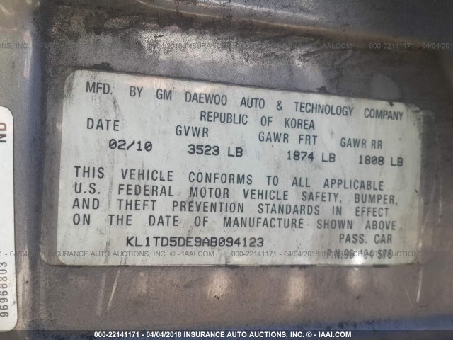 KL1TD5DE9AB094123 - 2010 CHEVROLET AVEO LS/LT 灰色 照片 9