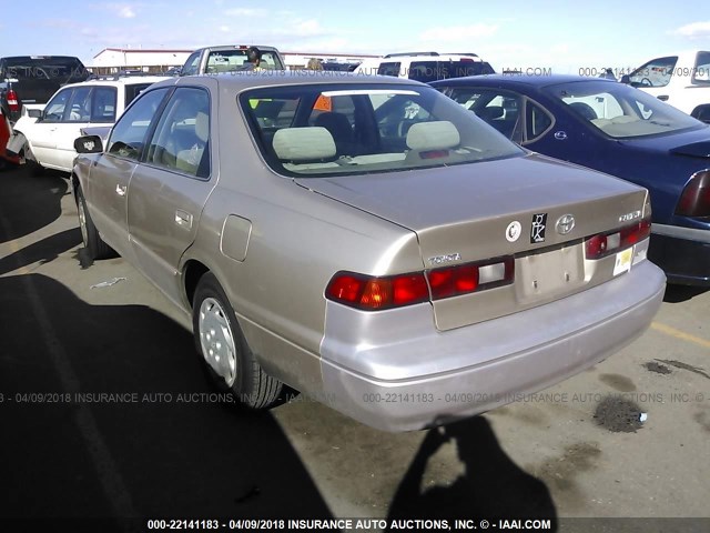 JT2BG22K3V0015400 - 1997 TOYOTA CAMRY LE/XLE GOLD photo 3
