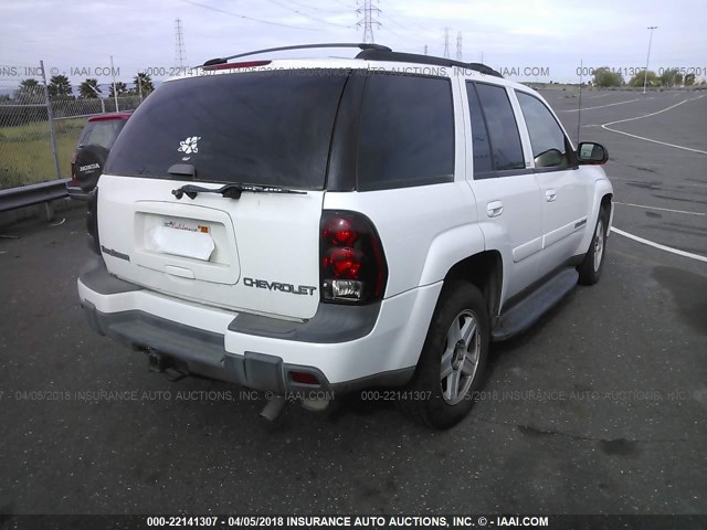 1GNDT13S022197990 - 2002 CHEVROLET TRAILBLAZER  WHITE photo 4