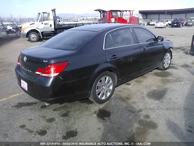 4T1BK36B15U042296 - 2005 TOYOTA AVALON XL/XLS/TOURING/LIMITED BLACK photo 4