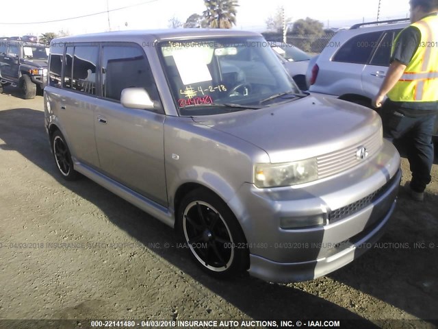 JTLKT324X40141394 - 2004 TOYOTA SCION XB SILVER photo 1