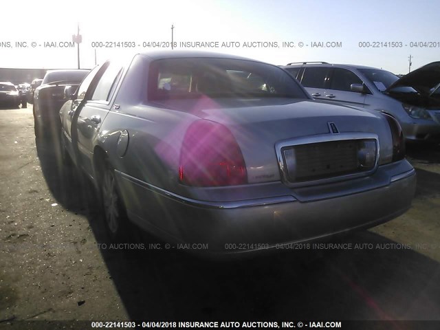 1LNHM82V27Y617969 - 2007 LINCOLN TOWN CAR SIGNATURE LIMITED Light Blue photo 3