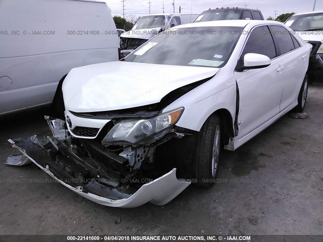 4T1BF1FK9DU262471 - 2013 TOYOTA CAMRY L/SE/LE/XLE WHITE photo 2