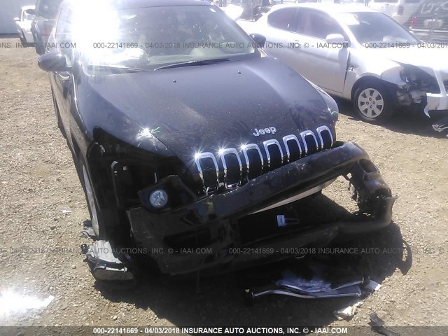 1C4PJLCB5HD232446 - 2017 JEEP CHEROKEE LATITUDE BLACK photo 6