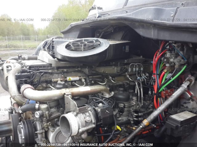 3AKJGLD51ESFR6006 - 2014 FREIGHTLINER CASCADIA 125  WHITE photo 9