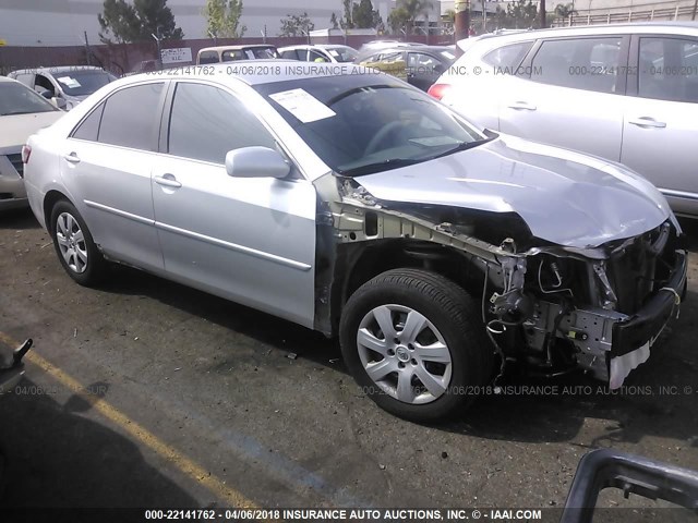 4T4BF3EK5BR154381 - 2011 TOYOTA CAMRY SE/LE/XLE Күміс фото 1