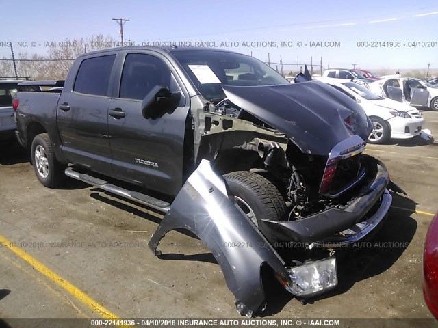 5TFDY5F16CX240110 - 2012 TOYOTA TUNDRA CREWMAX SR5 GRAY photo 1