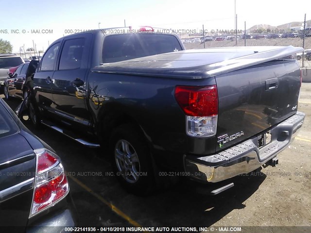 5TFDY5F16CX240110 - 2012 TOYOTA TUNDRA CREWMAX SR5 GRAY photo 3