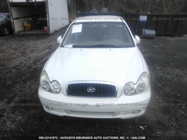 KMHWF25S05A120442 - 2005 HYUNDAI SONATA GL WHITE photo 6