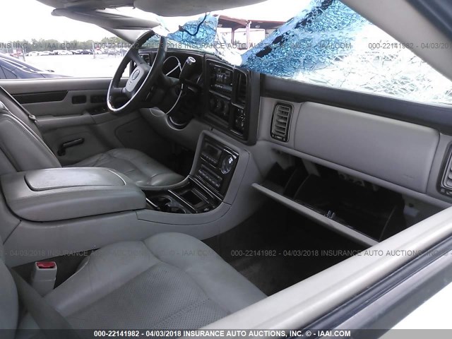 1GYEC63T12R186758 - 2002 CADILLAC ESCALADE LUXURY კრემისფერი ფოტო 5