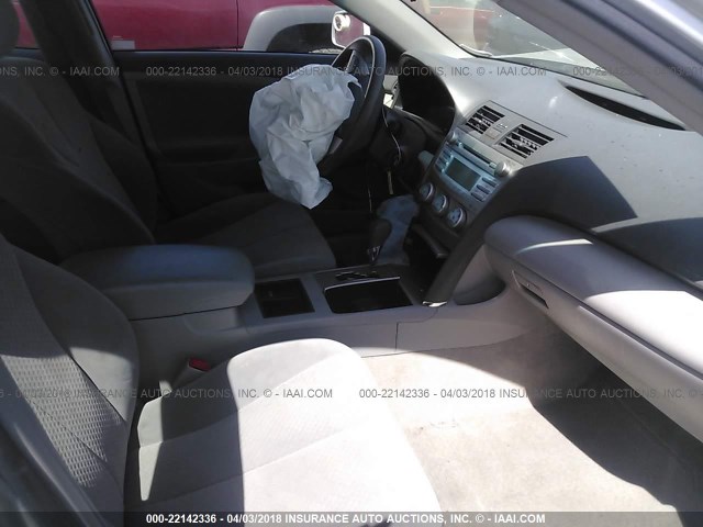 4T1BE46K99U284420 - 2009 TOYOTA CAMRY SE/LE/XLE 银色 照片 5
