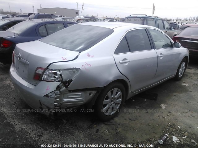4T1BK46K69U595425 - 2009 TOYOTA CAMRY SE/LE/XLE ვერცხლისფერი ფოტო 4