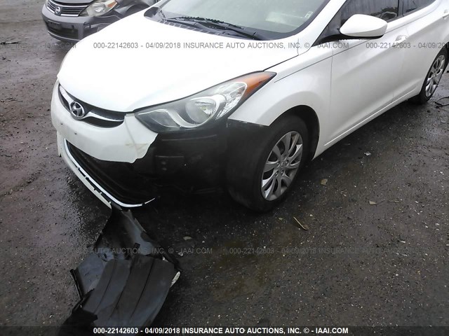 5NPDH4AEXBH032570 - 2011 HYUNDAI ELANTRA GLS/LIMITED WHITE photo 6