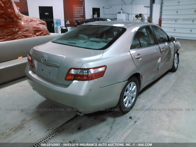 4T1BK46K07U532303 - 2007 TOYOTA CAMRY NEW GENERAT LE/XLE/SE GOLD photo 4
