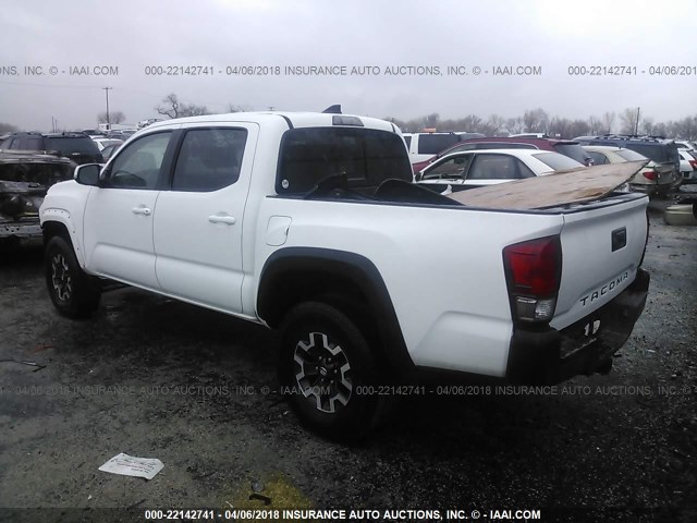 3TMCZ5AN9HM056702 - 2017 TOYOTA TACOMA DBL CAB/SR/TRDSPT/OR/PRO თეთრი ფოტო 3