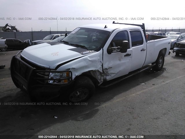 1GC1KVC80BF214967 - 2011 CHEVROLET SILVERADO K2500 HEAVY DUTY WHITE photo 2