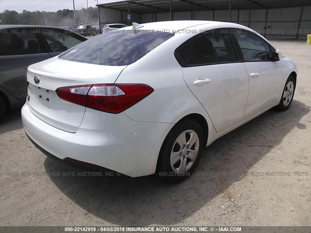 KNAFK4A64G5607155 - 2016 KIA FORTE LX WHITE photo 4