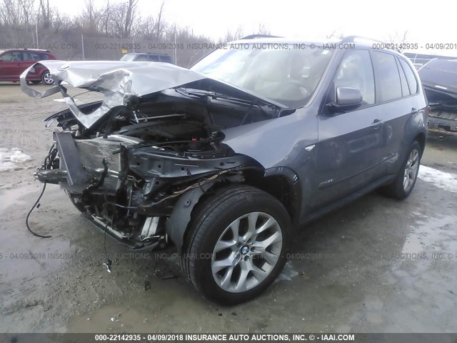 5UXZV4C58BL741214 - 2011 BMW X5 XDRIVE35I GRAY photo 2