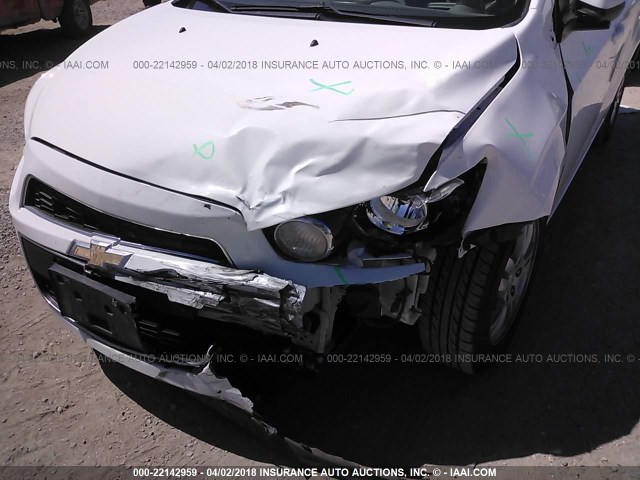 1G1JA5SHXC4135607 - 2012 CHEVROLET SONIC LS 白色 照片 6