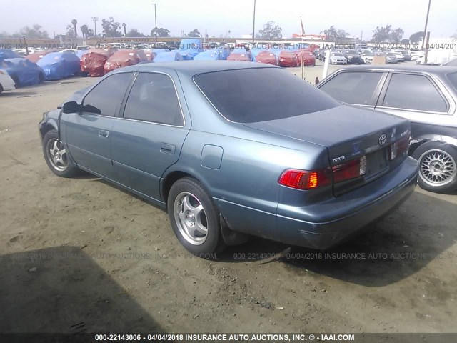 4T1BF28K2YU956007 - 2000 TOYOTA CAMRY LE/XLE BLUE photo 3