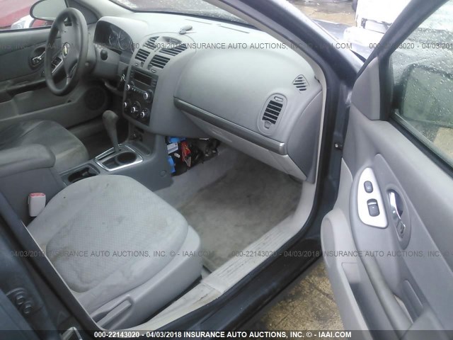 1G1ZS58N18F148240 - 2008 CHEVROLET MALIBU LS 灰色 照片 5