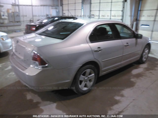 3FAHP07Z99R135788 - 2009 FORD FUSION SE SILVER photo 4