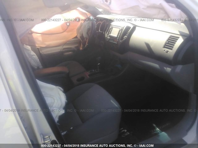 5TFJX4CNXFX056364 - 2015 TOYOTA TACOMA DOUBLE CAB 白色 照片 5