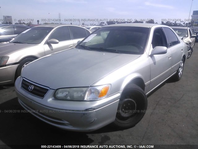 4T1BG22K51U860335 - 2001 TOYOTA CAMRY CE/LE/XLE SILVER photo 2