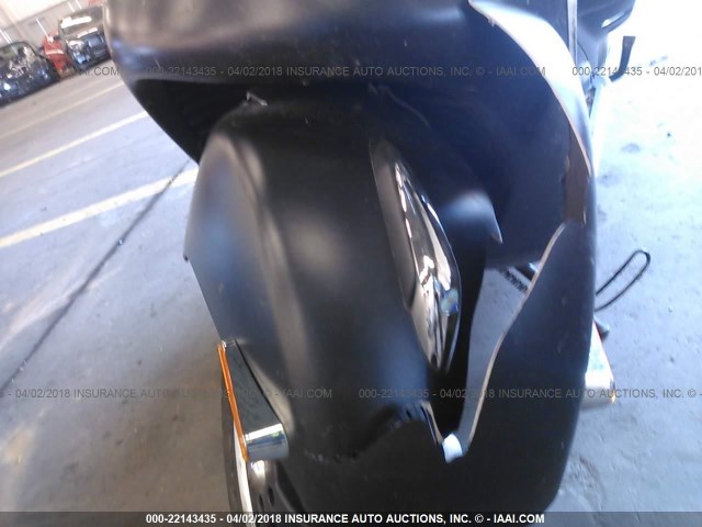 ZAPM459L4C5702974 - 2012 VESPA GTS 300 SUPER BLACK photo 5