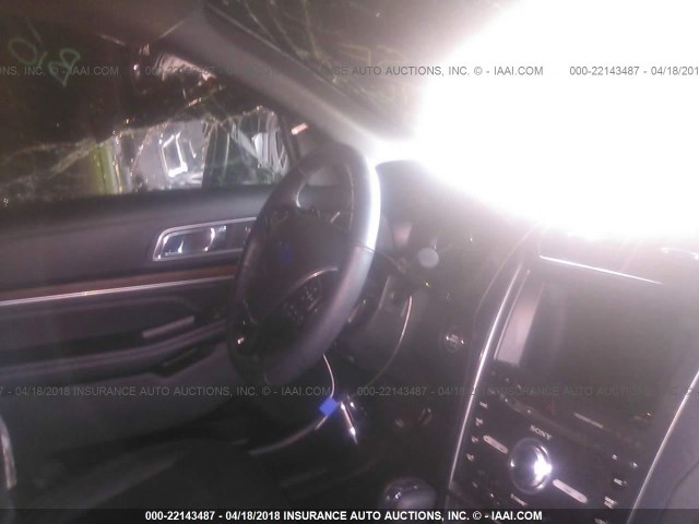 1FM5K7F8XHGD96992 - 2017 FORD EXPLORER LIMITED შავი ფოტო 5