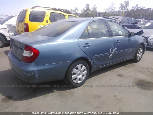 4T1BE32K43U735101 - 2003 TOYOTA CAMRY LE/XLE/SE BLUE photo 4