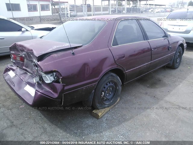 4T1BG22K3WU368331 - 1998 TOYOTA CAMRY CE/LE/XLE BURGUNDY photo 4