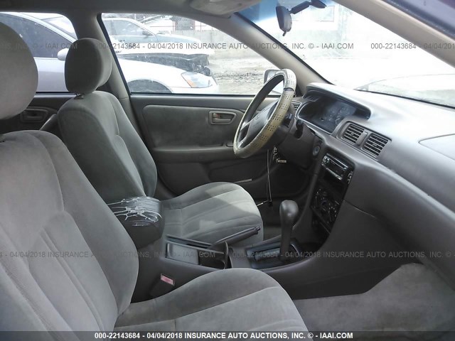 4T1BG22K3WU368331 - 1998 TOYOTA CAMRY CE/LE/XLE BURGUNDY photo 5