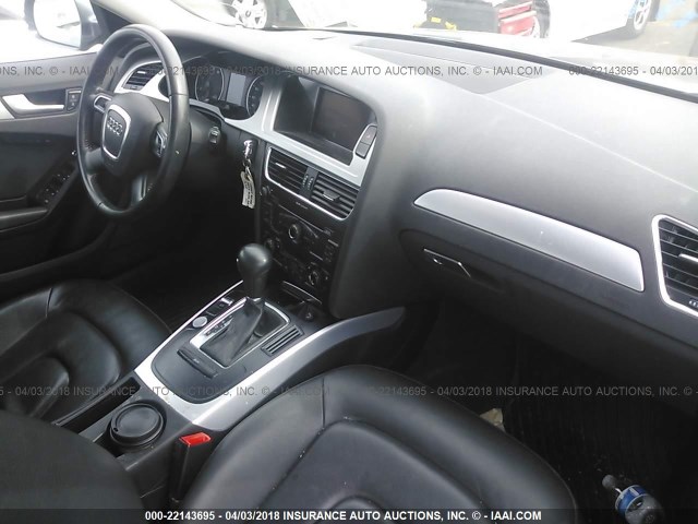 WAUEFAFL9CA111668 - 2012 AUDI A4 PREMIUM PLUS GRAY photo 5