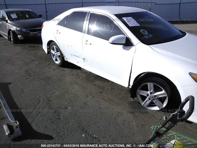 4T1BF1FK7CU142585 - 2012 TOYOTA CAMRY SE/LE/XLE WHITE photo 6