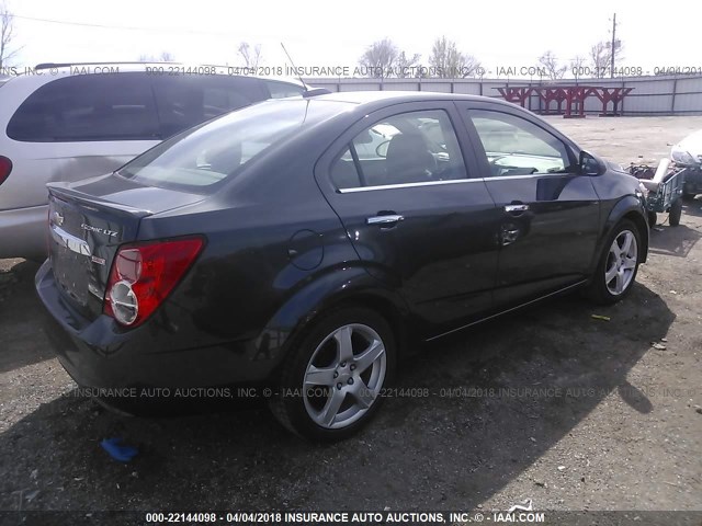 1G1JE5SB9F4203366 - 2015 CHEVROLET SONIC LTZ GRAY photo 4