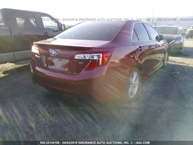 4T1BF1FK1DU699591 - 2013 TOYOTA CAMRY L/SE/LE/XLE წითელი ფოტო 4